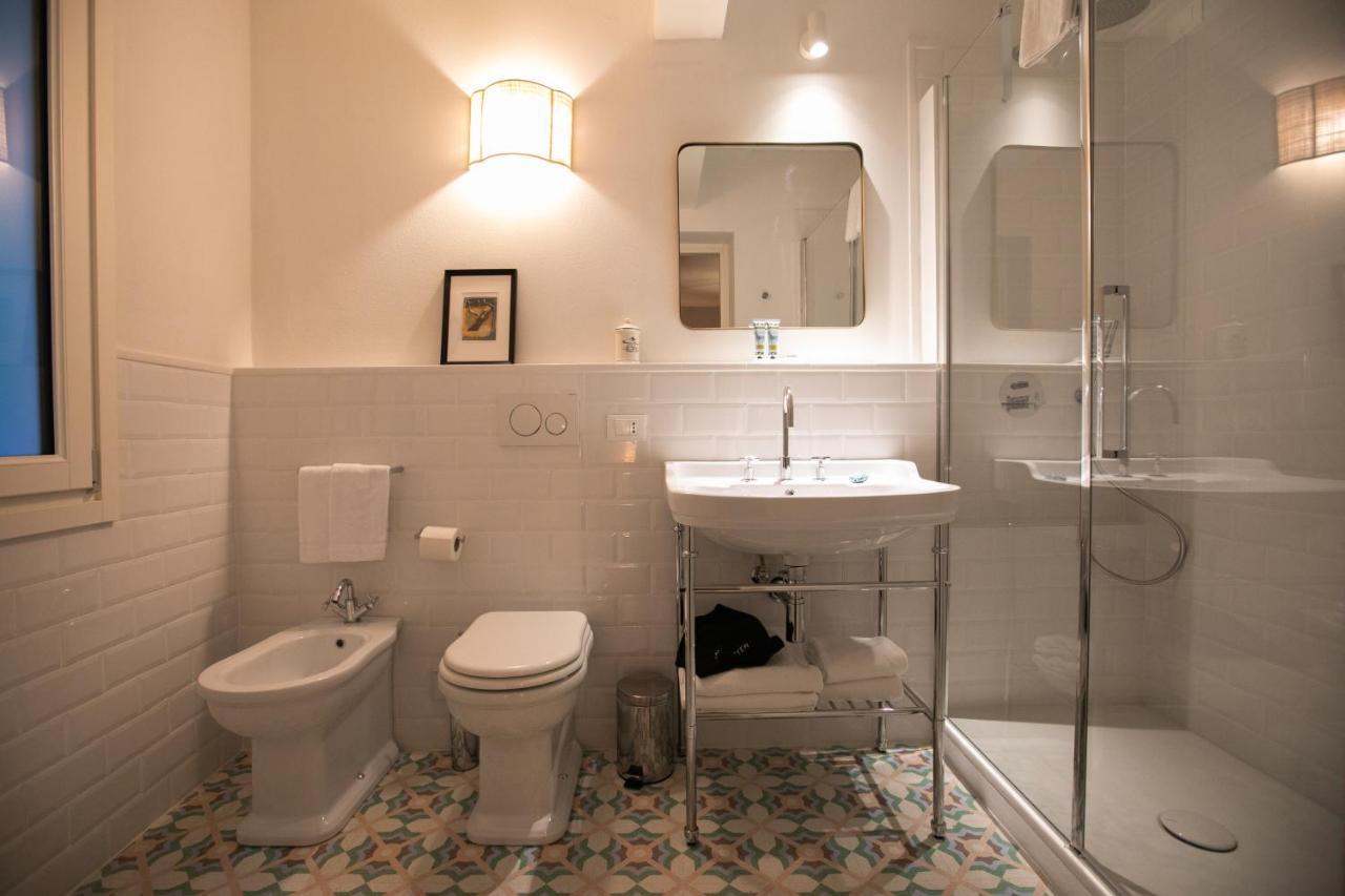Lunaria Suites - Fyodor Dostoyevsky'S House 佛罗伦萨 外观 照片
