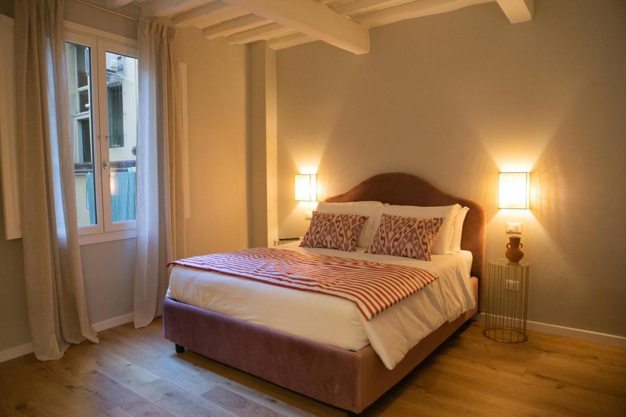 Lunaria Suites - Fyodor Dostoyevsky'S House 佛罗伦萨 外观 照片