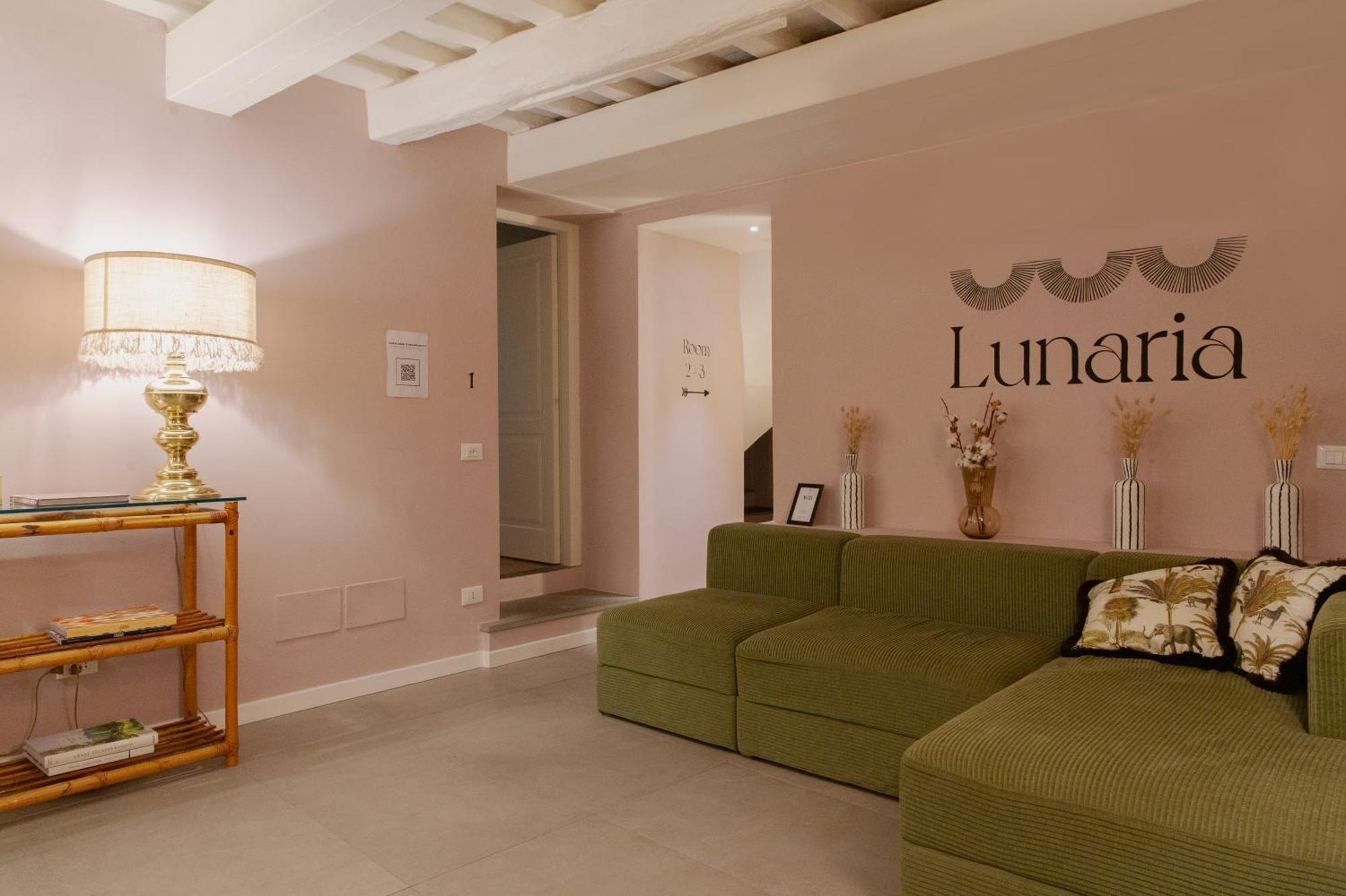 Lunaria Suites - Fyodor Dostoyevsky'S House 佛罗伦萨 外观 照片